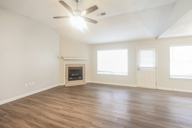 Photo - 6064 Allen Pkwy E