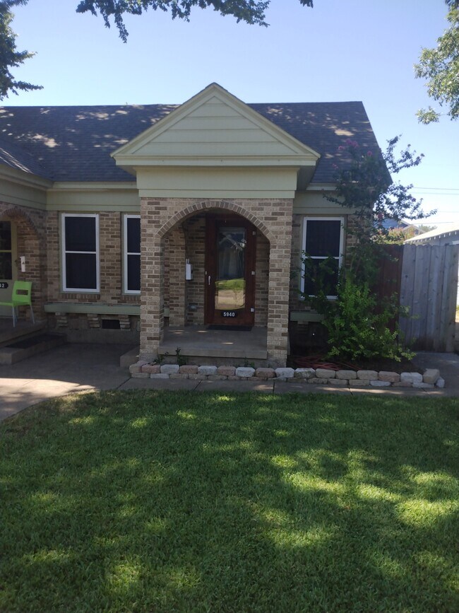 Photo - 5940 Llano Ave