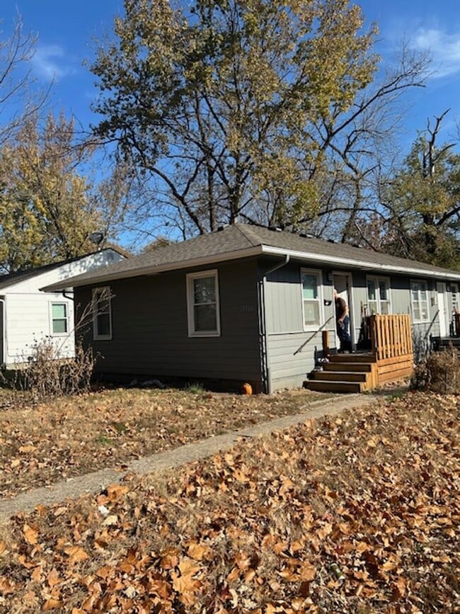 Building Photo - 1716 Tennessee St Unit B