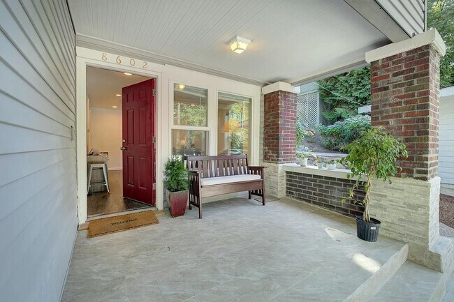 Photo - 8602 Ravenna Ave NE