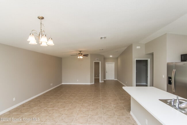 Photo - 490 Hatcher St SE