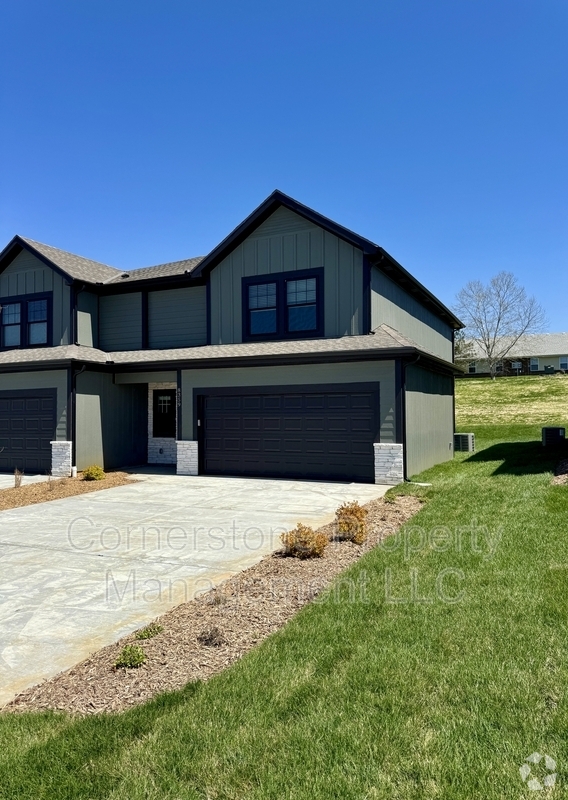 Building Photo - 8359 Valley Spring Dr Rental