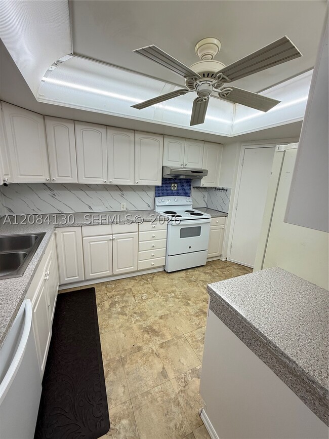 Photo - 1351 NE Miami Gardens Dr Unit 1425E
