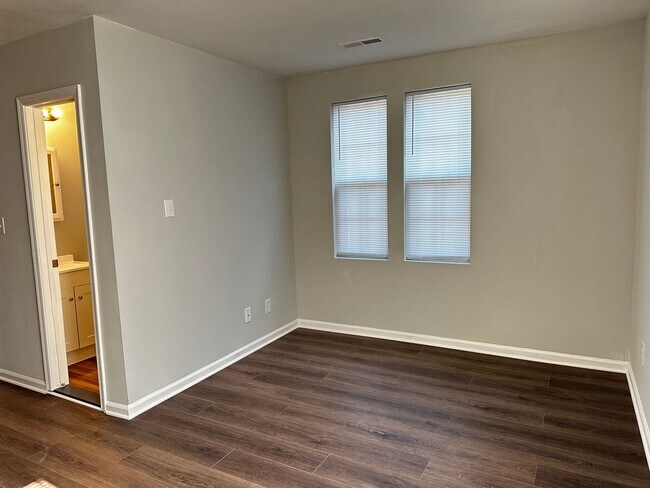 Photo - 4632 Hillside Rd SE Unit 2