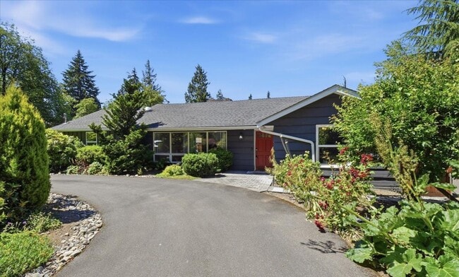 3bd/1.75ba Shoreline Home - 3bd/1.75ba Shoreline Home