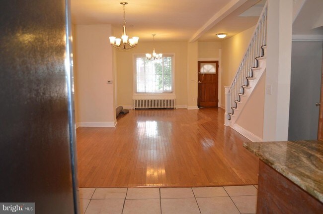 Photo - 738 Gresham Pl NW