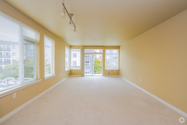 1BR, 1BA - 689SF - Living Room