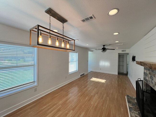 Photo - 1379 Westfield Ave