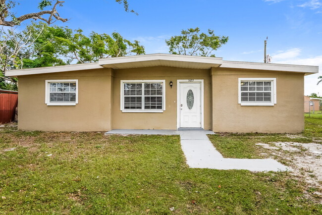 Building Photo - 1423 Brookhill Dr Rental