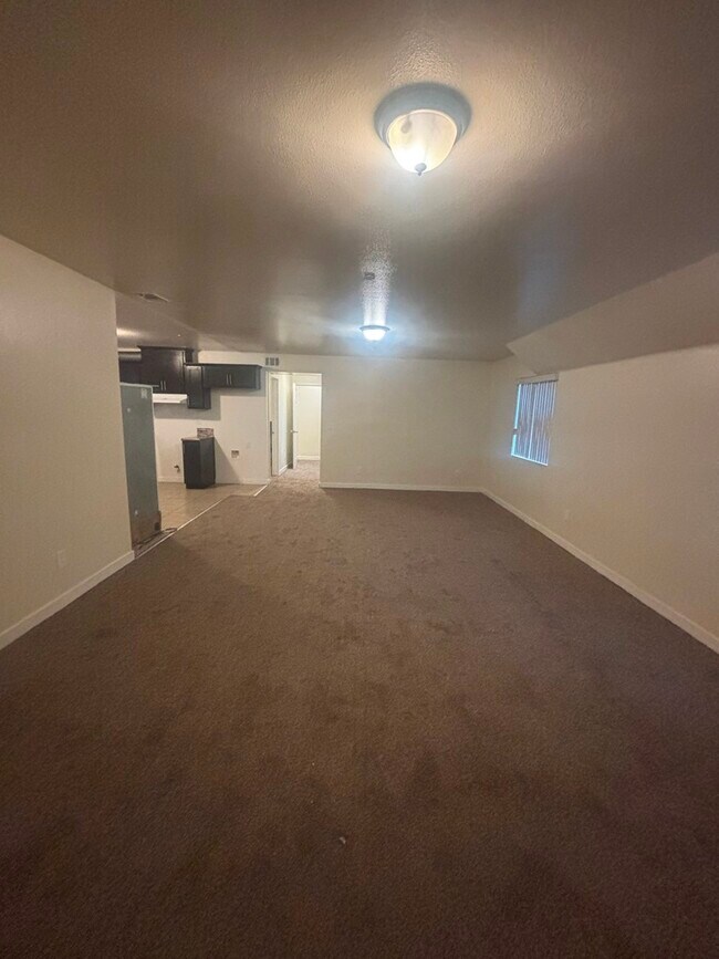 Photo - 403 W 105th St