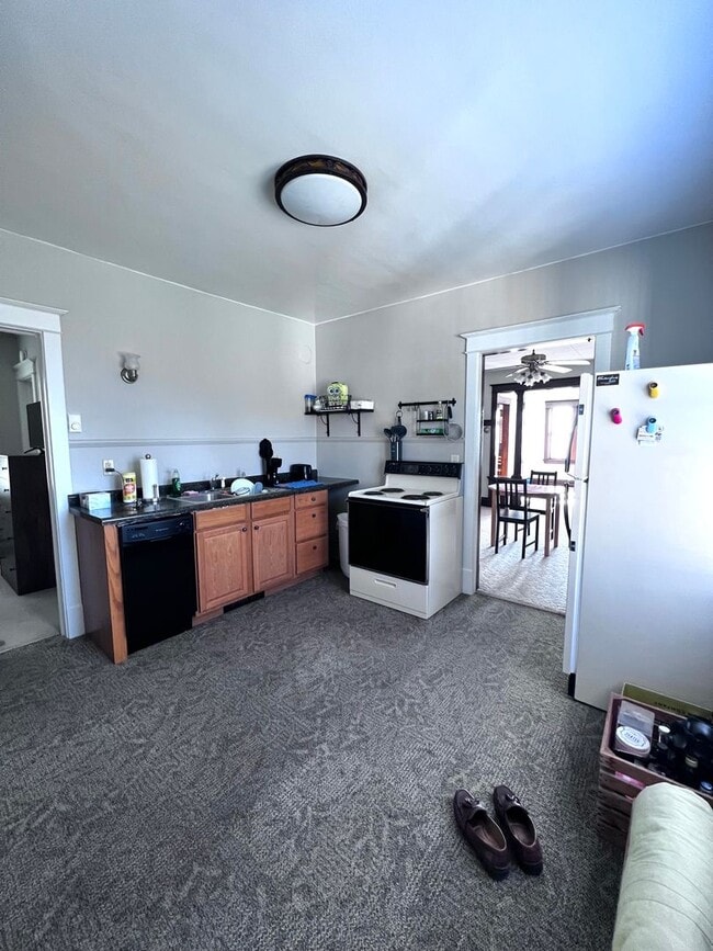 Photo - 17 E 6th St Unit 2 - Upper