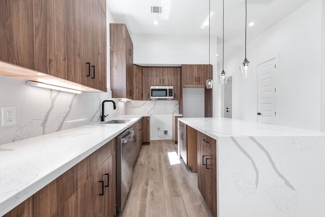 Photo - 3619 Bremond St