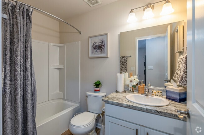 2BR, 2BA - 1,300SF - Aspen - Bathroom