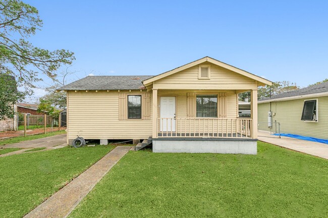 Renovated Chalmette 2 Bedroom House in Cha... - Renovated Chalmette 2 Bedroom House in Cha...