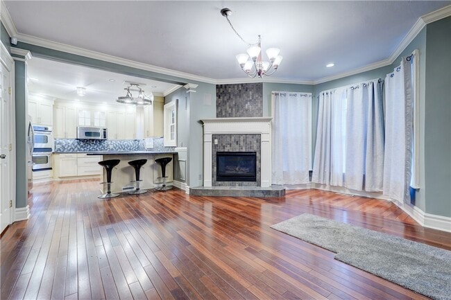 Photo - 450 S Main St