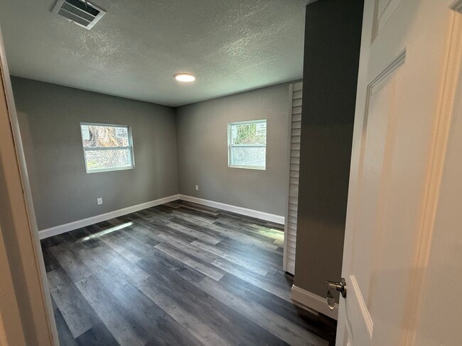 Photo - 2601 Dairy Rd