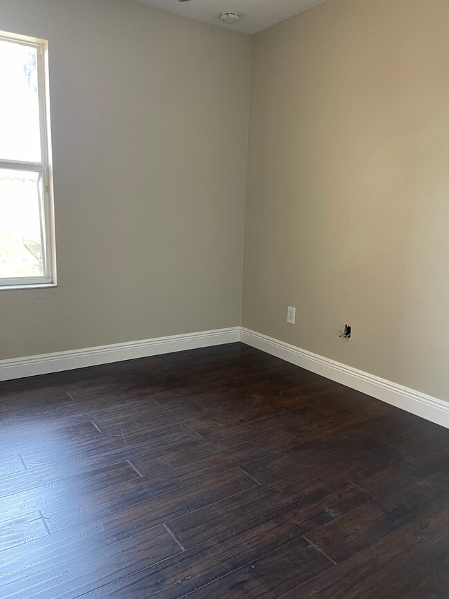 Photo - 820 Camargo Way