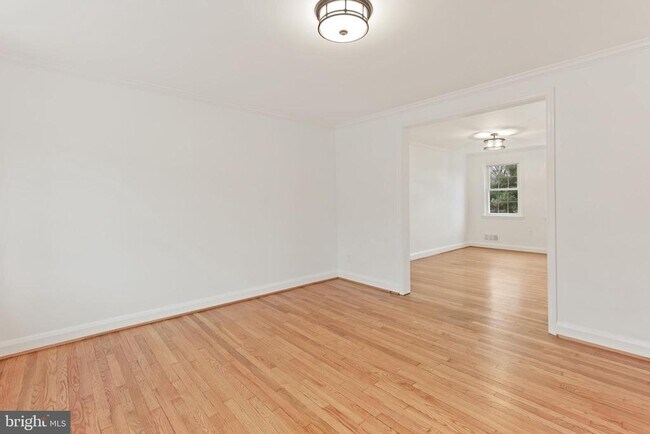 Photo - 1667 Hardwick Rd