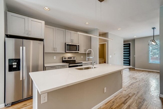 Photo - Beautiful 2 Bedroom Townhome