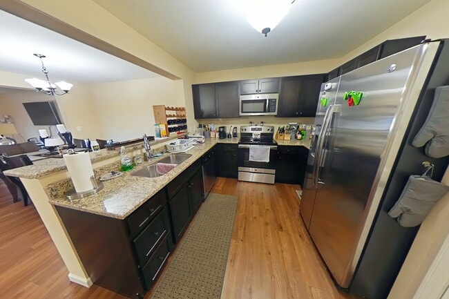Photo - 142 Vineland Pkwy Dr