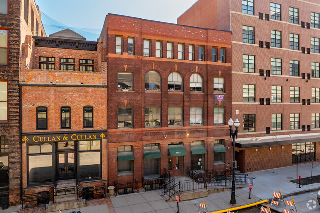 Harney Street Apartments