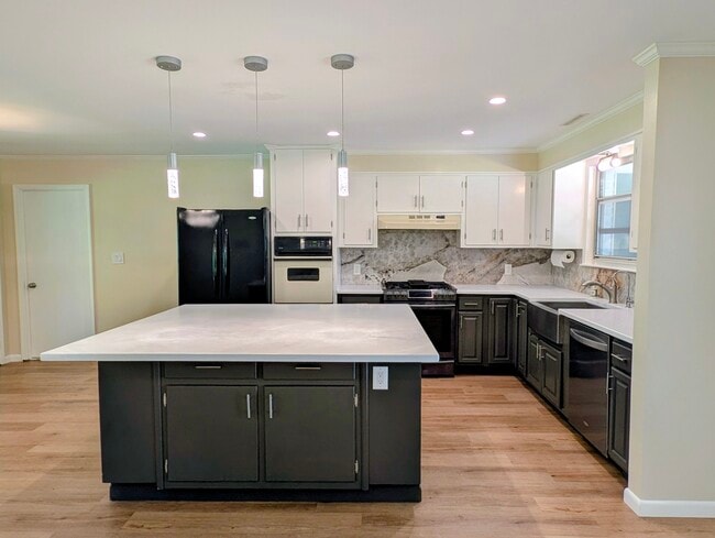 Photo - 1128 Otello Ave