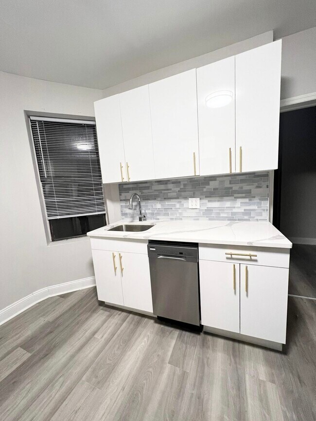 Photo - 330 50th St Unit 32