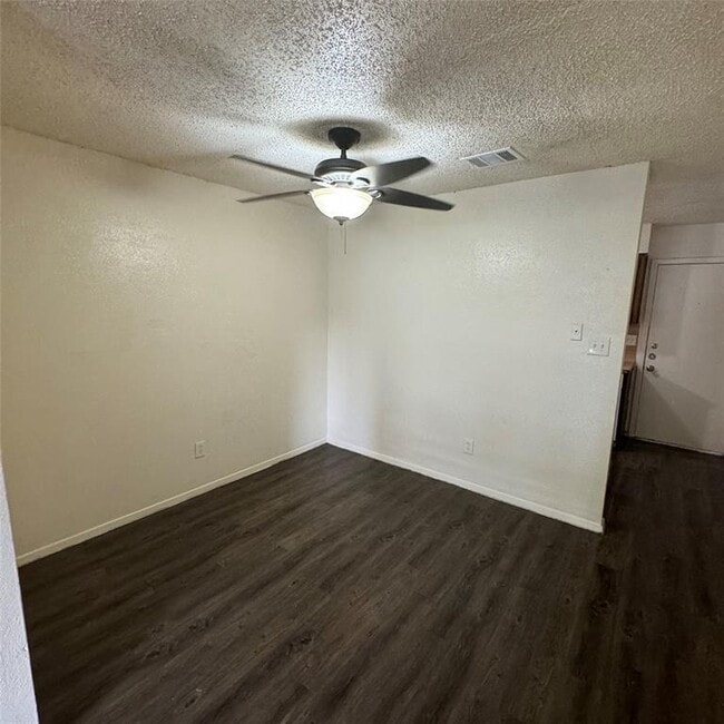 Photo - 6901 Wentworth Dr