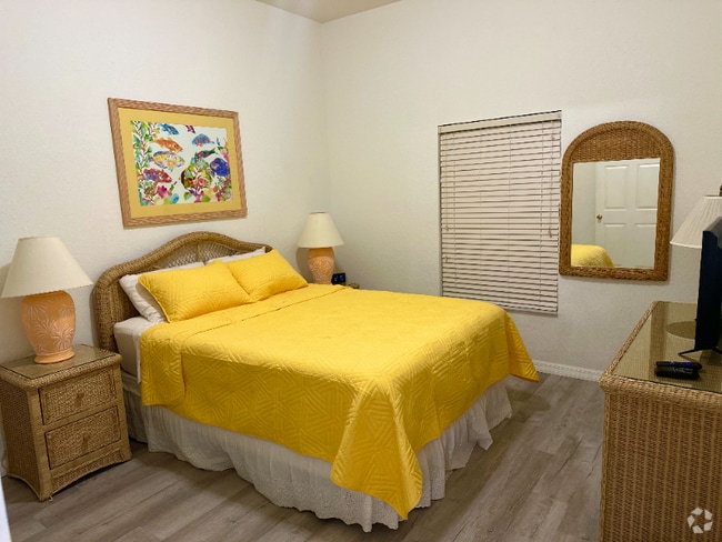 Building Photo - 1002 Gran Bahama Blvd Rental