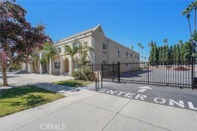 Photo - 14335 Hamlin St