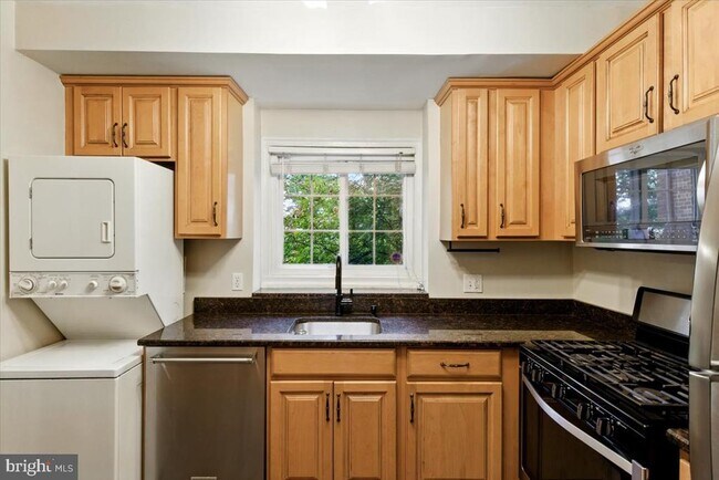 Photo - 1006 Valley Dr