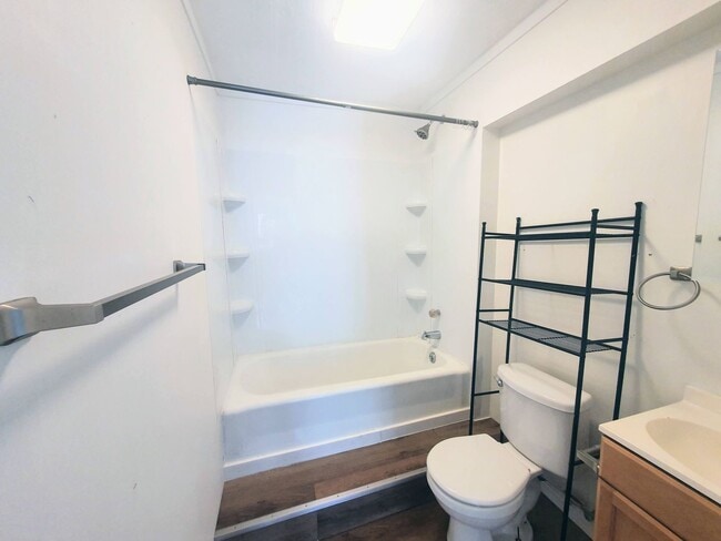 Photo - quaint home close to post