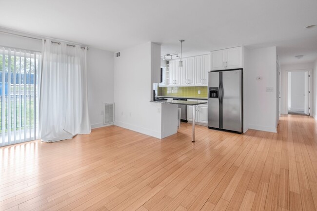 Lovely 2 BR/1 BA condo in Anacostia! - Lovely 2 BR/1 BA condo in Anacostia!