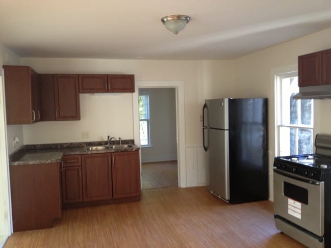642 Main Street / 111 Spring Street