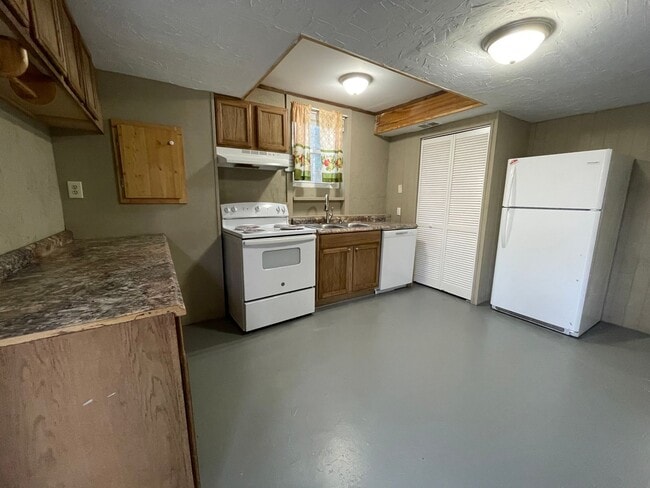 Photo - 154 Creekwood Dr