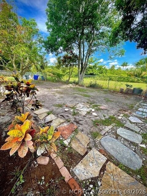 Photo - 121 NW 7th Ct