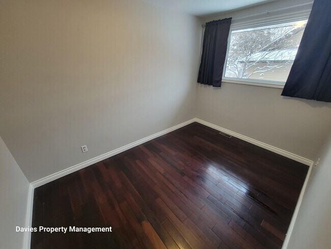 Photo - 9239-9148 148 St NW