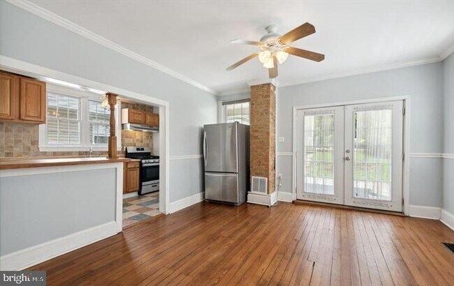 Photo - 6011 Falls Rd