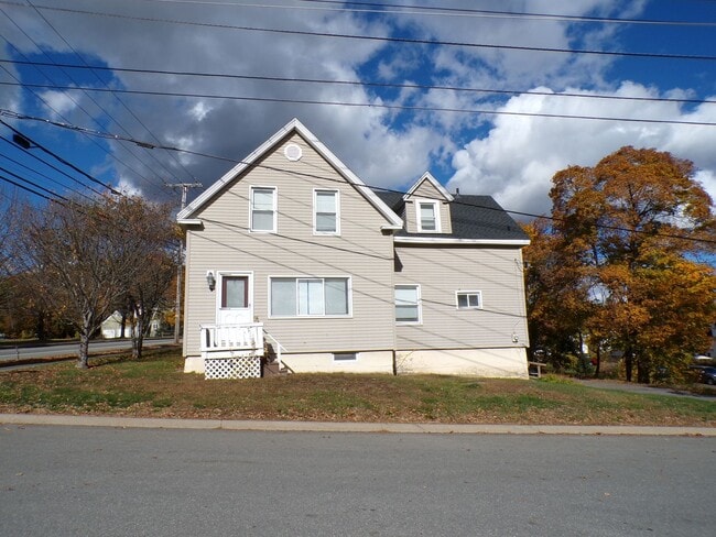 Building Photo - 228 Main St Unit 228