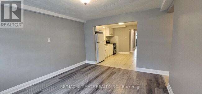 Photo - 18 Avon Dr Unité Bsmt