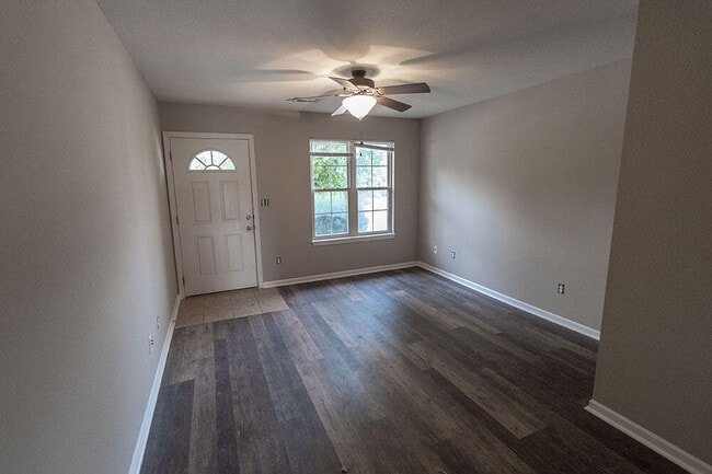 Photo - 1302 E Brown School Rd