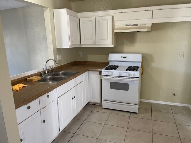 Photo - 346 S Ashford Ave