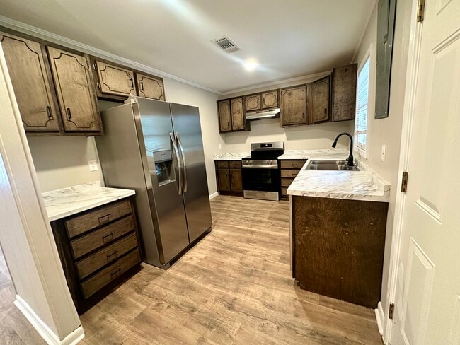 Photo - 135 Maple St