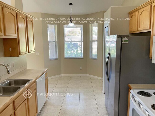 Photo - 757 Cleaves St SE