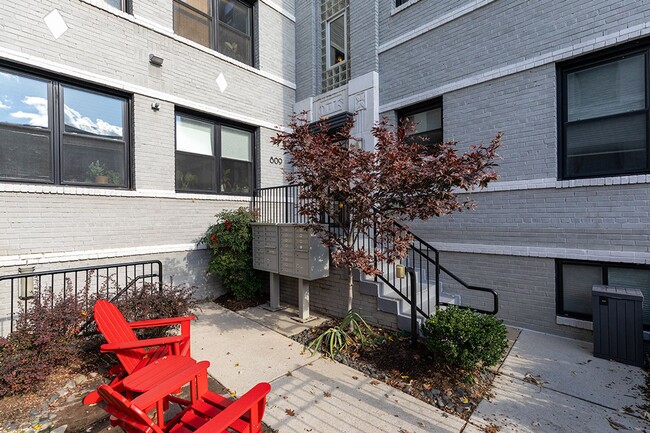 Columbia Heights One Bed/One Bath Updated ... - Columbia Heights One Bed/One Bath Updated ... House