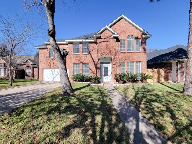 Building Photo - 17614 Glenmark Dr