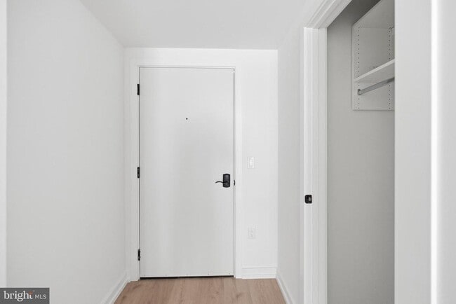 Building Photo - 209 New St Unit 5G