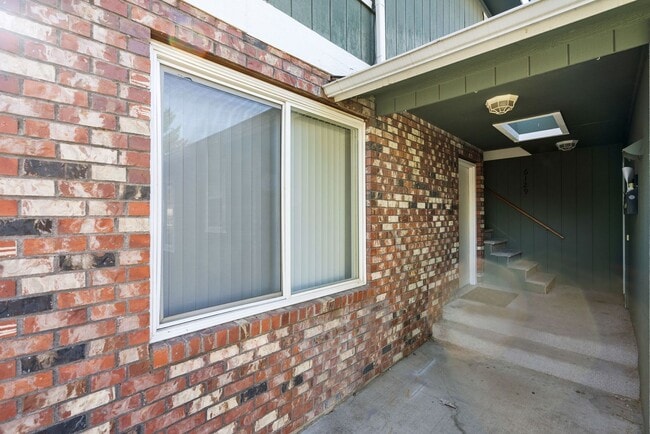 Photo - 6125 N Addison St Unit 6127