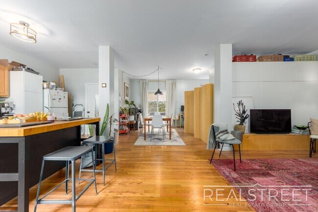 Building Photo - Spacious LOFT in Williamsburg with Private...