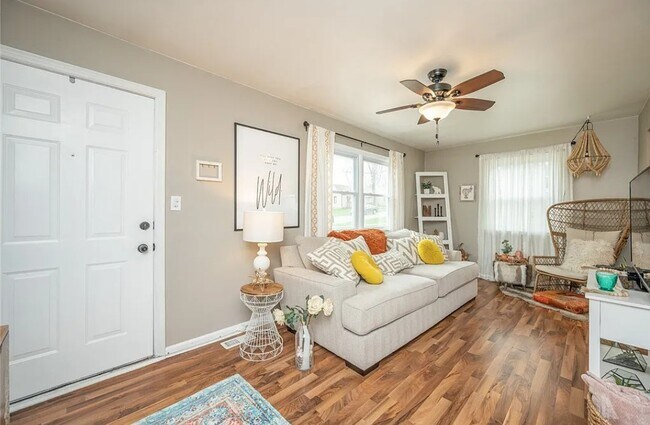 Photo - 4044 51st St